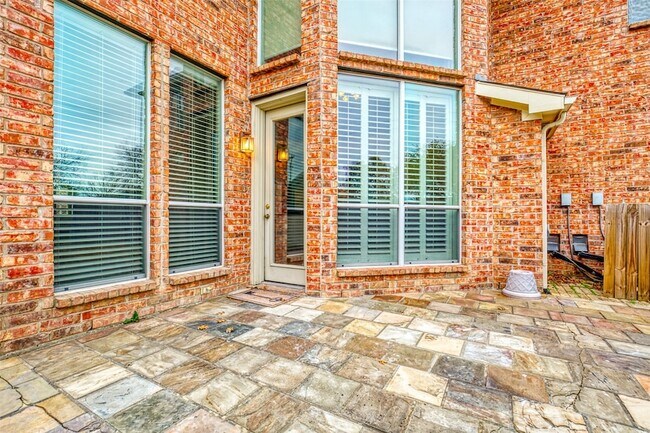 Building Photo - 6533 Riveredge Dr