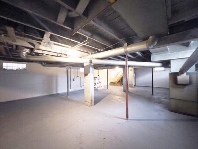 Building Photo - 3928 Upton Ave