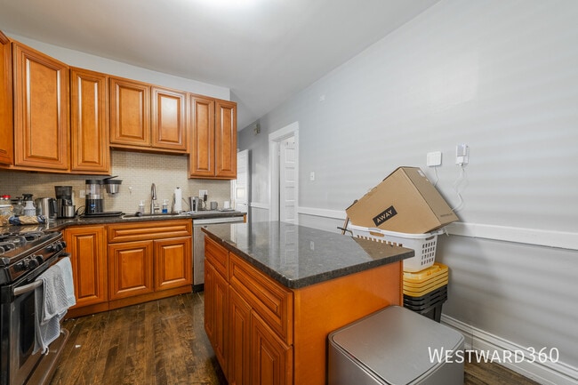 Building Photo - 3707 N Bosworth Ave