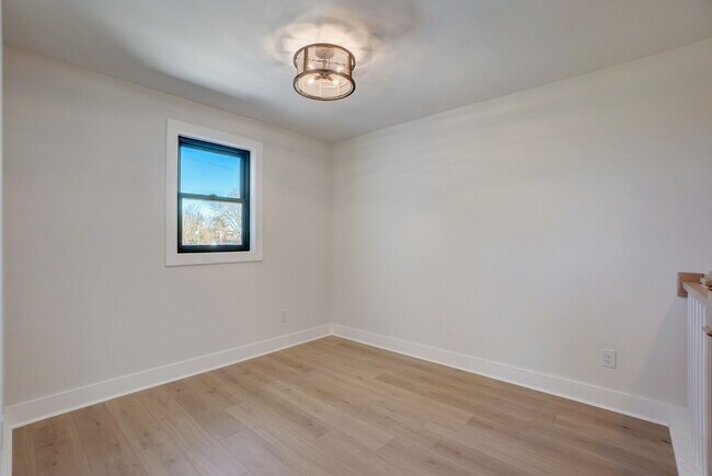 Building Photo - 1112 Pender St