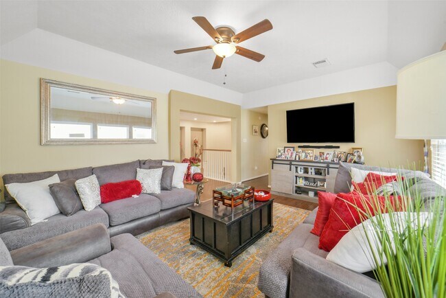 Building Photo - 2103 Blue Water Bay Dr