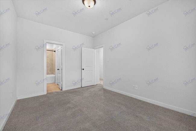 Building Photo - 8728 Ice House Dr