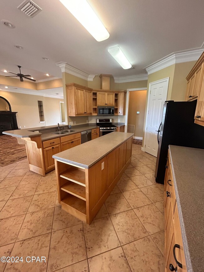 Building Photo - 7134 Bay Crest Rd