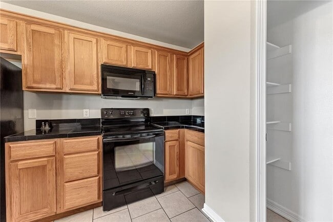 Building Photo - 6007 S 36th St