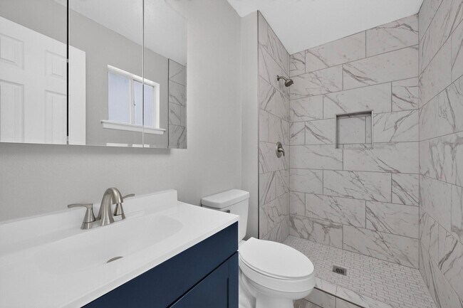 Building Photo - 7101 Cindy Dr NE