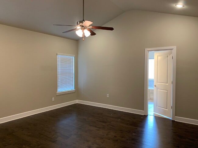 Building Photo - 1513 Crestwood Hills Ln
