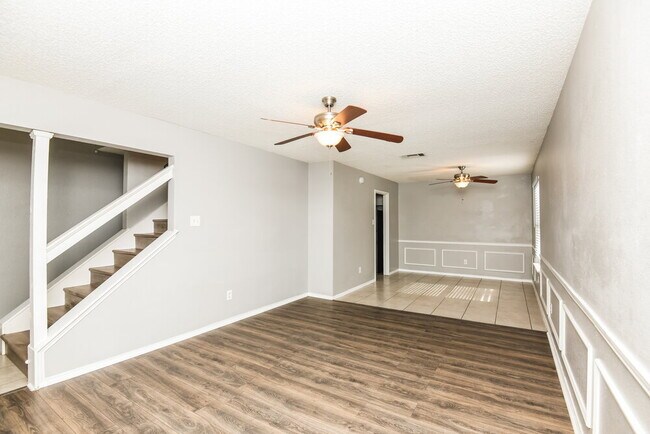 Building Photo - 6804 Brookdale Dr