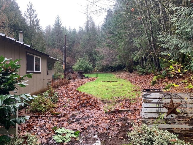 Building Photo - $2,000 - Three Bedrooms, One Full Bath Ren...