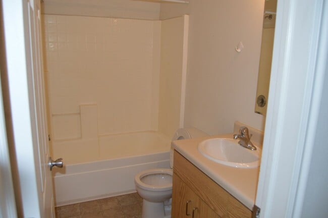 Building Photo - 341 N 500 W