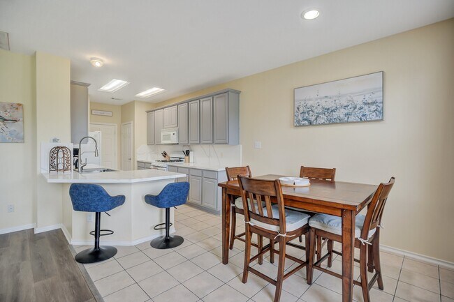 Building Photo - 13011 Peppergate Ln