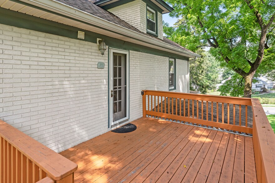 Deck - 235 Prospect St