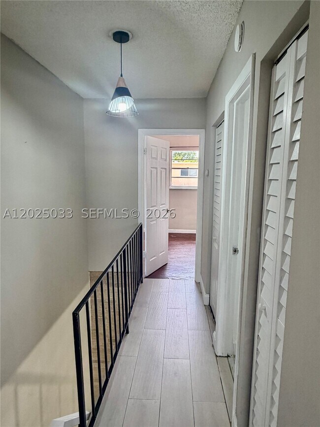 Building Photo - 1705 W 57th St