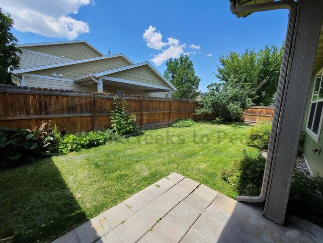 Building Photo - 895 Longbow Ln