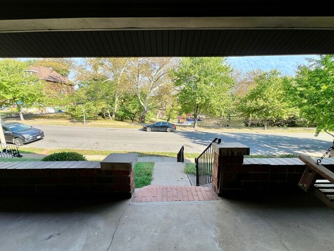 Building Photo - 6114 Columbia Ave