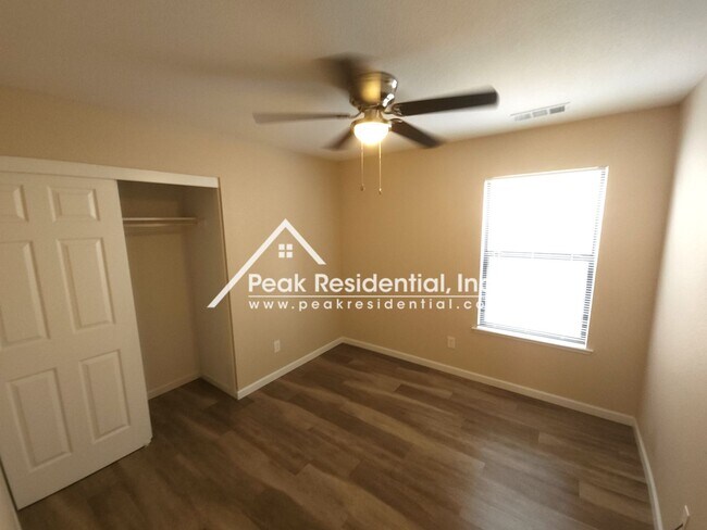 Building Photo - 4537 Fox Valley Cir