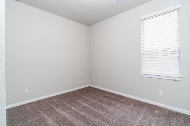 Building Photo - 27054 Golden Knoll Dr