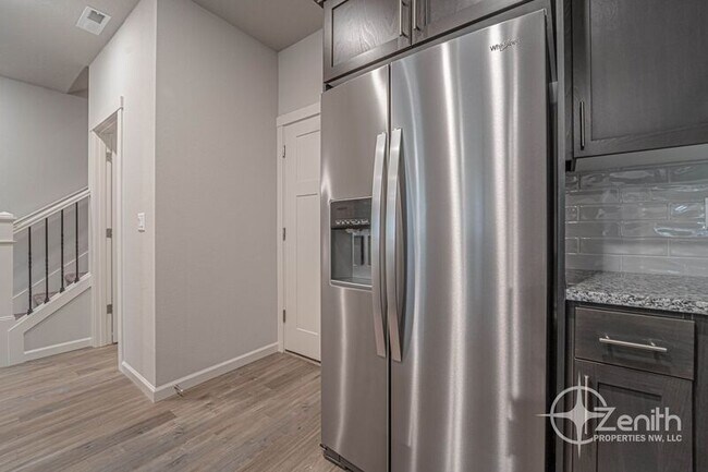 Building Photo - 2403 Trail View Ct