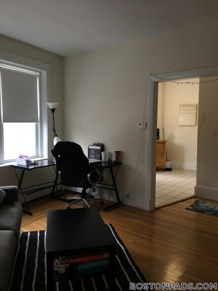 Building Photo - 1539 Beacon St