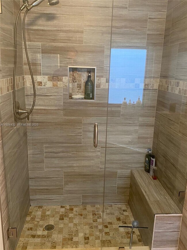 Building Photo - 14046 S Cypress Cove Cir