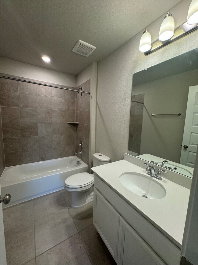 Building Photo - 18528 Meadow Point Ln