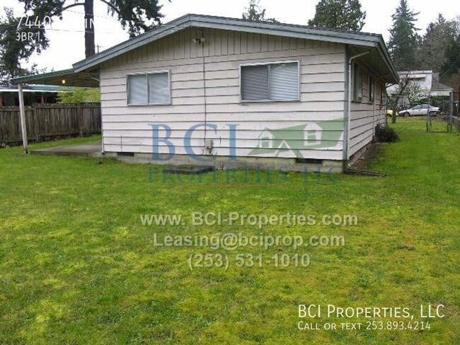 Building Photo - 7440 S. Pine-