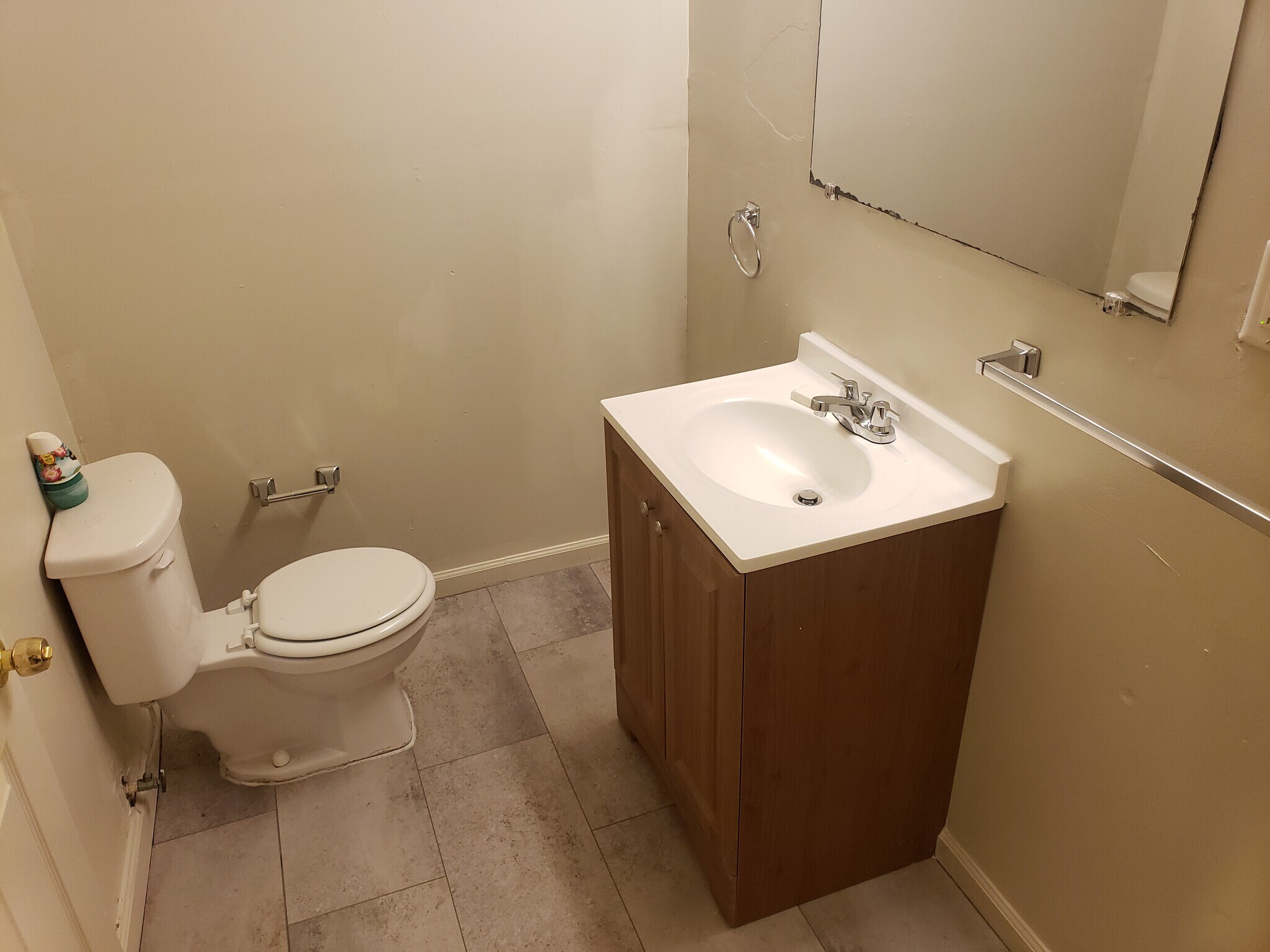 Bathroom #2 - 43 Lissner Ave