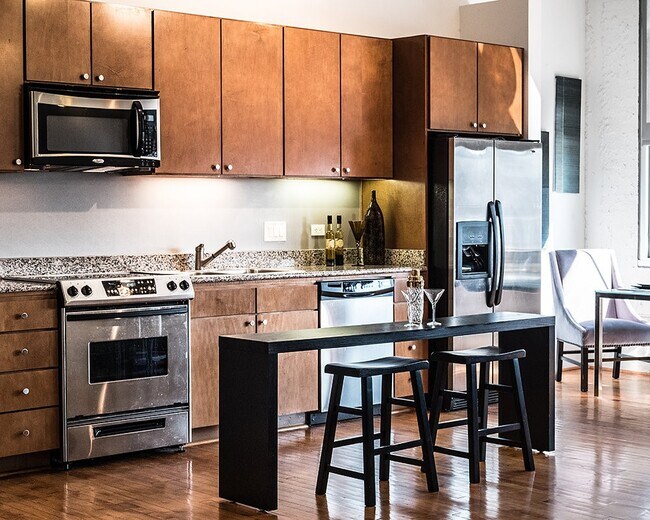 Building Photo - 1312 Live Oak St