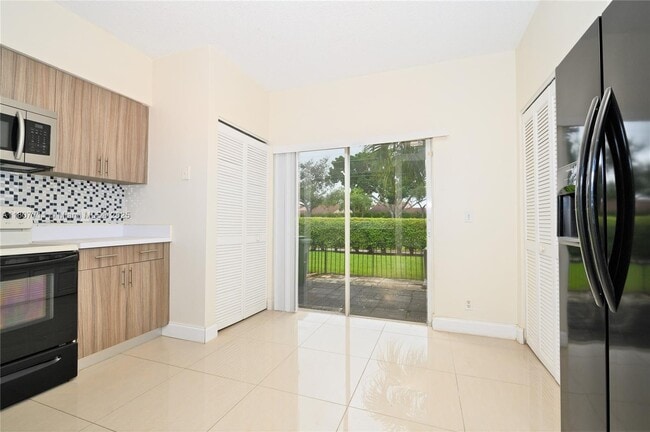 Building Photo - 69 Simonton Cir