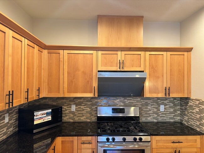 Building Photo - 14319 SW Rancher Ln