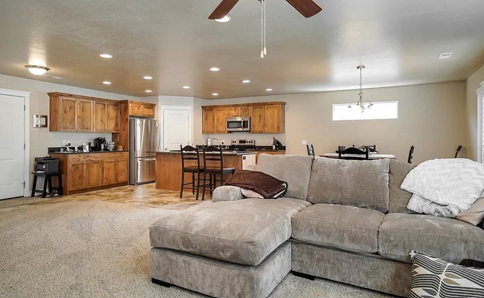 Building Photo - 790 E 200 S