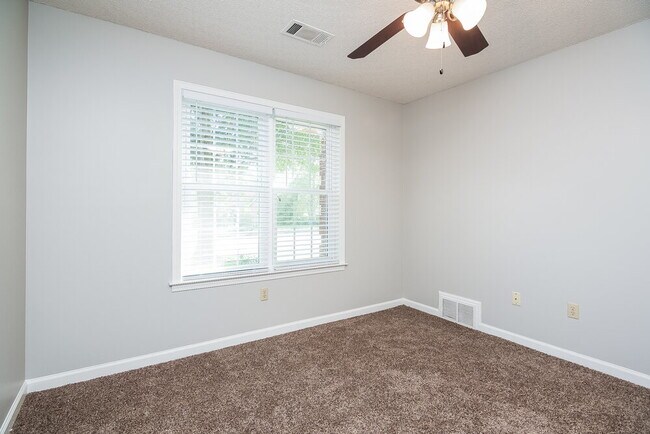 Building Photo - 7688 Shadow Fork Ln