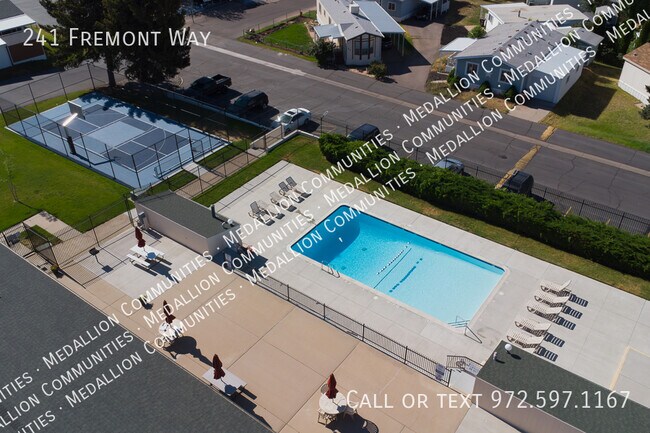 Building Photo - 241 Fremont Way