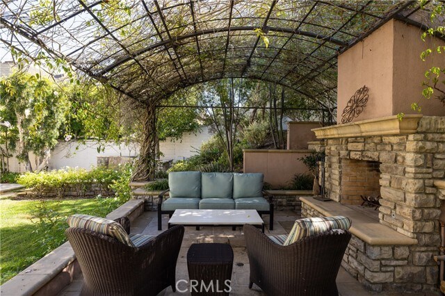 Building Photo - 23 Gleneagles Dr