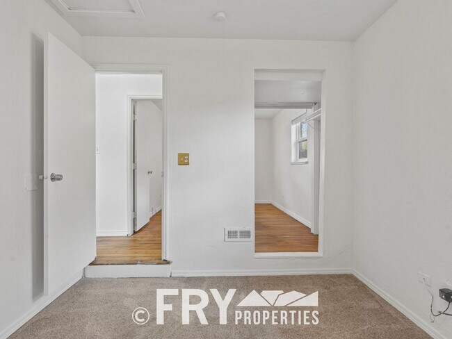 Building Photo - Updated Home near Downtown Denver