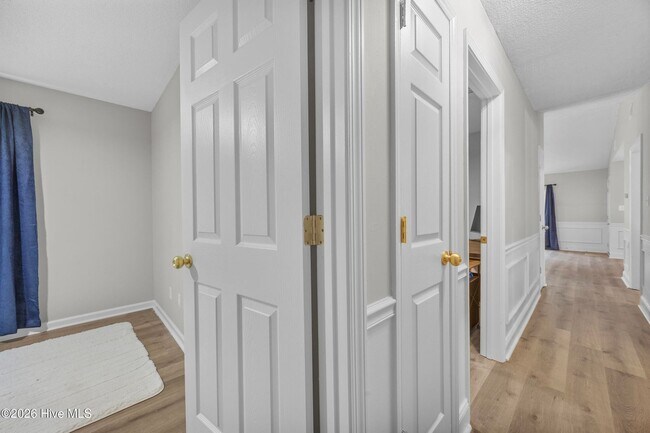 Building Photo - 429 Crow's Nest Ln