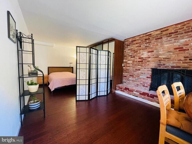 Building Photo - 928 Venice Dr