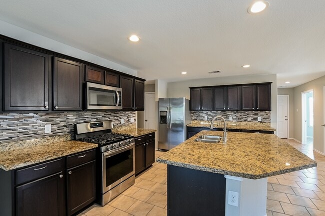 Building Photo - 2734 Gold Flake Terrace Rd