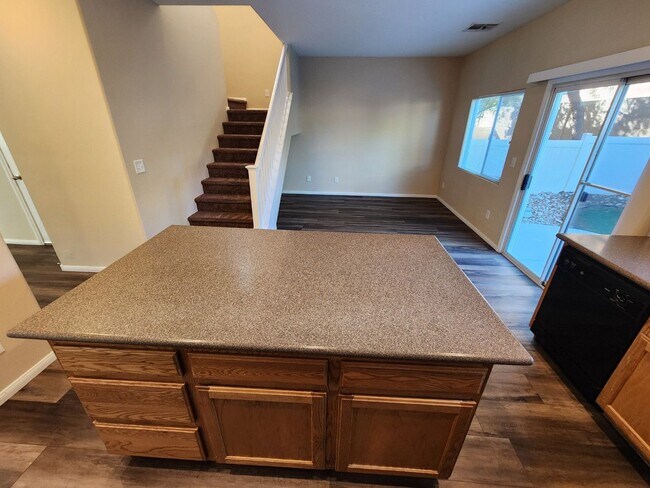 Building Photo - Lovely 3-Bedroom Home in a cul-de-sac