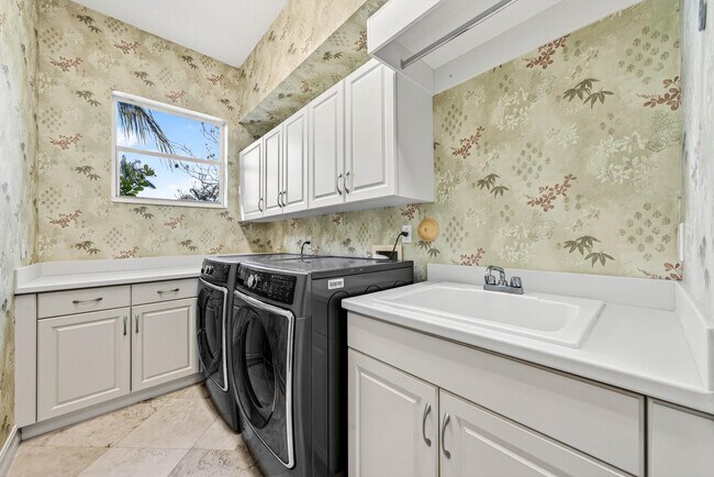 Building Photo - 123 Sunesta Cove Dr