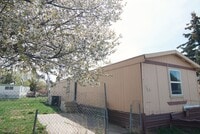 Building Photo - Newly Renovated 3 Bed/2 Bath Mobile Home for Rent — Idaho Falls, Idaho
