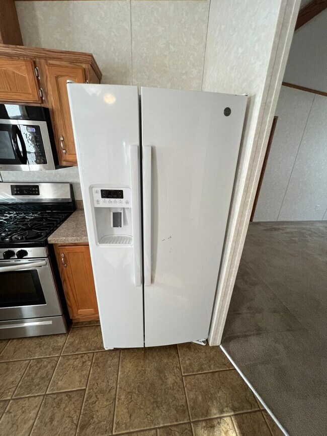 Building Photo - 3 Bedroom 2 Bath Modular Home with Many Amenities & Storage Shed