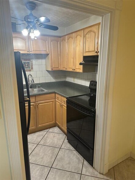 Building Photo - 1152 NW 30th Ct