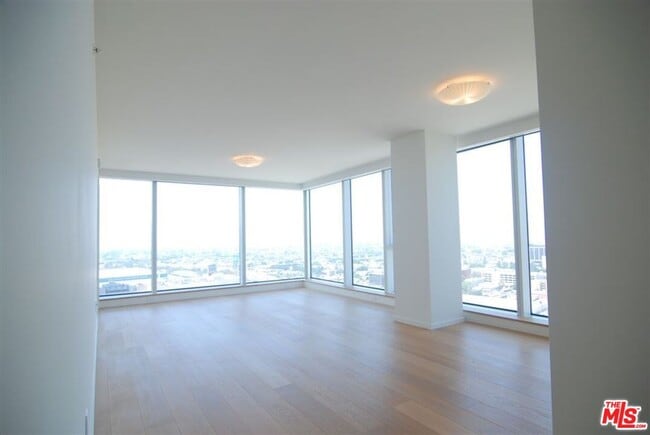 Building Photo - 889 Francisco St