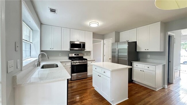 Building Photo - 11900 Carriage Park Ln