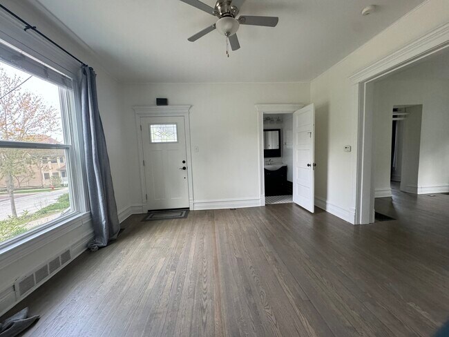 Building Photo - 103 S 4th St