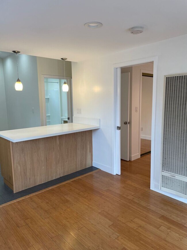 Building Photo - 1445 Echo Park Ave