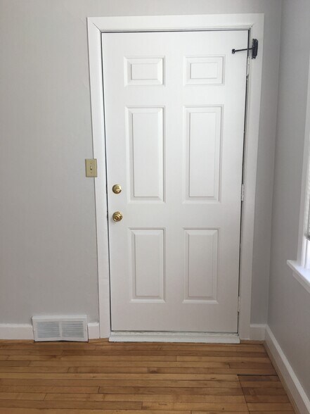Inside entry 204 - 204 E 4th St