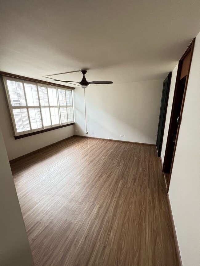 Building Photo - 1521 Punahou St