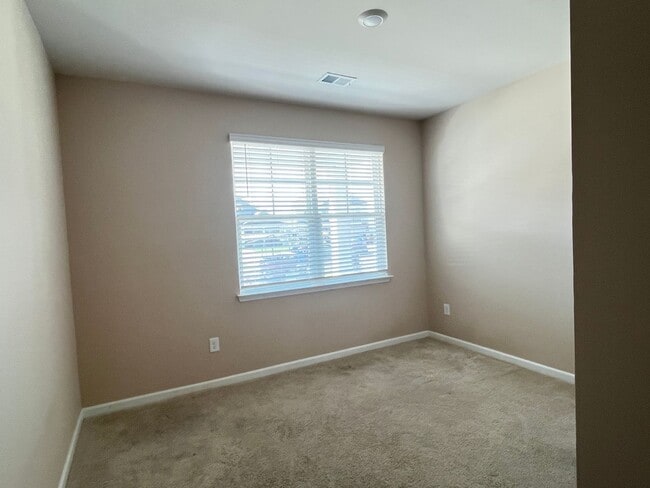 Building Photo - 1016 Chester Gln Ct