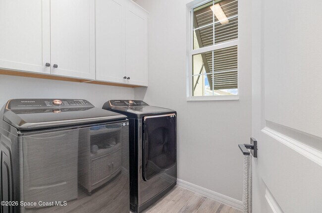 Building Photo - 2406 Kamin Dr